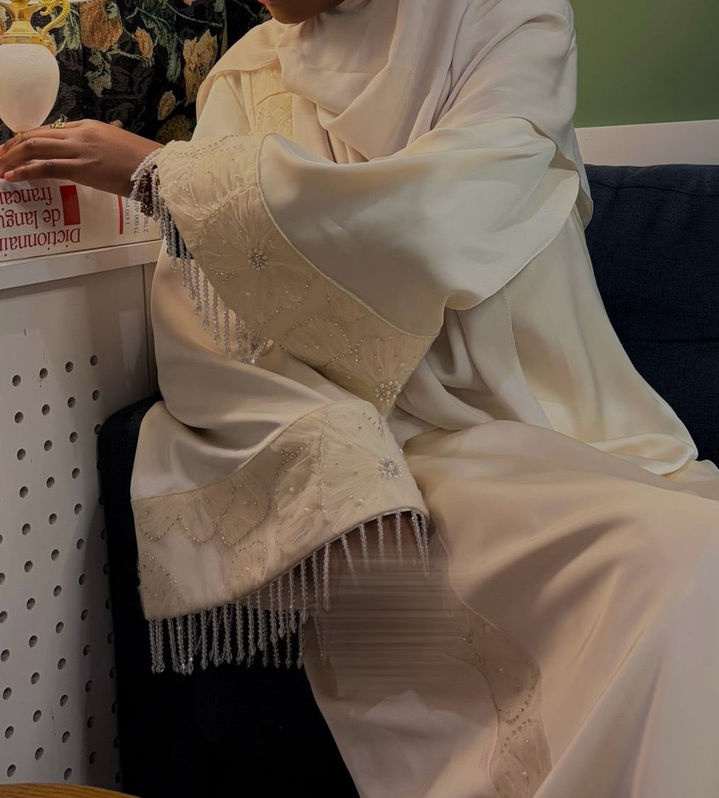 Robe Amaria Pearl lifestyle - Photo mode