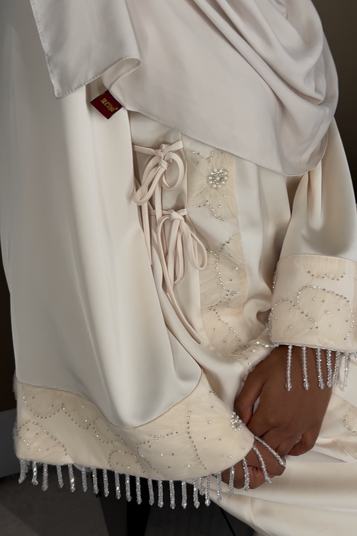 Détail col et tissu robe Amaria Pearl