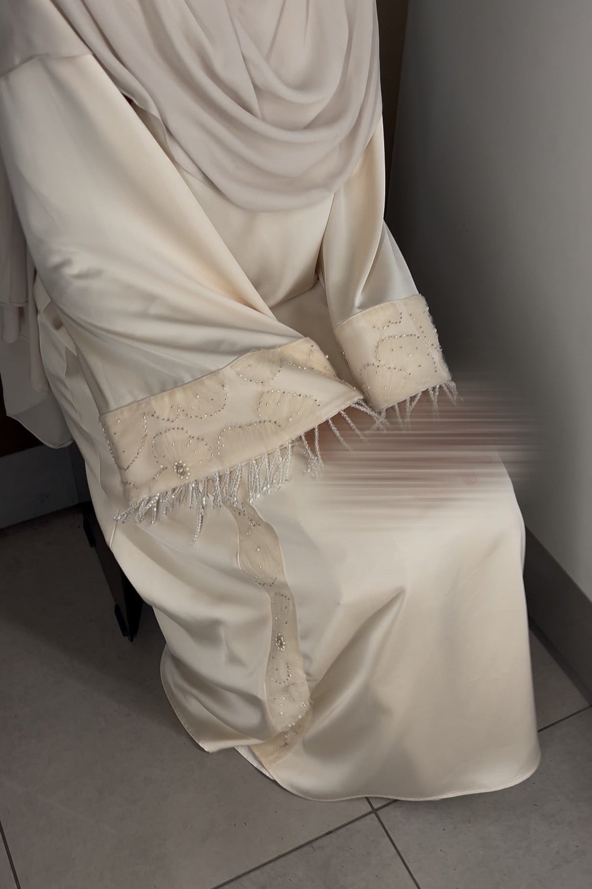 Mannequin portant robe Amaria Pearl - Photo événement